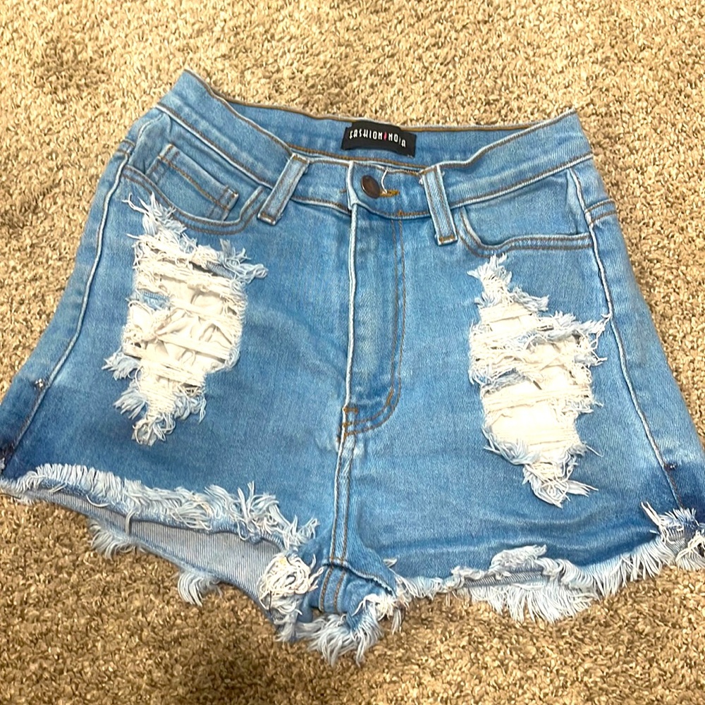 Fashion nova distress shorts